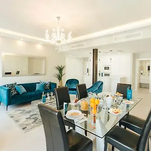 Modern And Luxurious -3 Bdr 2bth- Pastor Y Landero Apartment